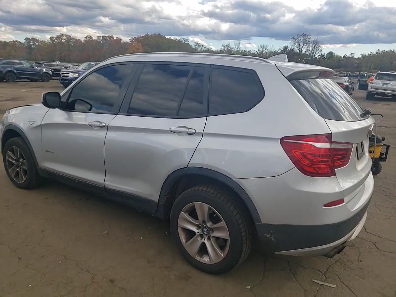 Фото: 5UXWX5C59BL708631