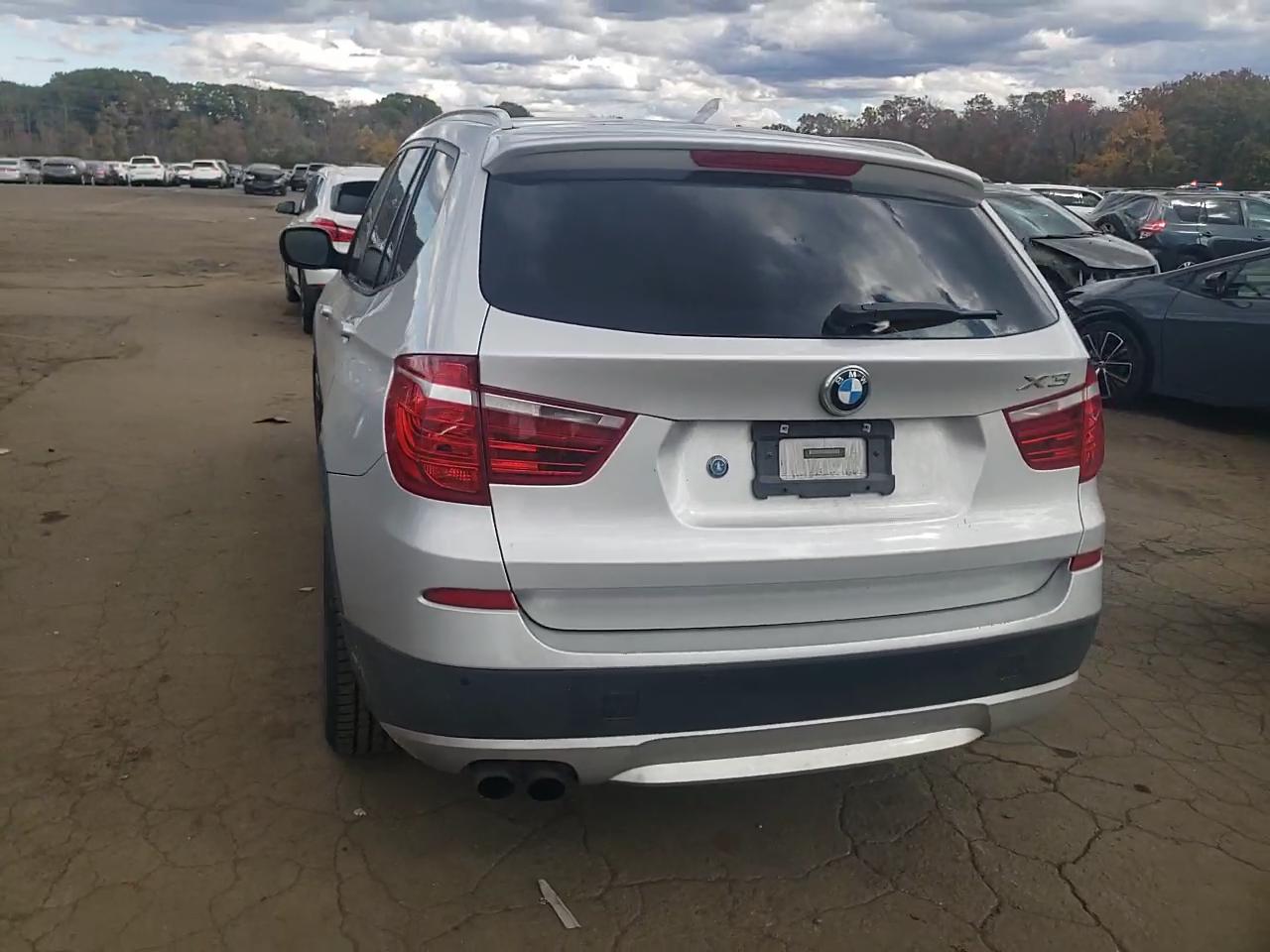 Фото: 5UXWX5C59BL708631