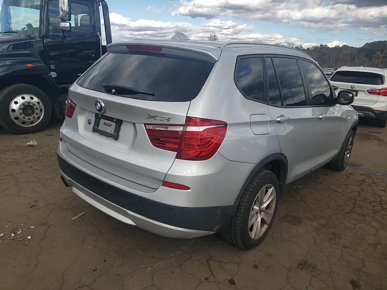 Фото: 5UXWX5C59BL708631