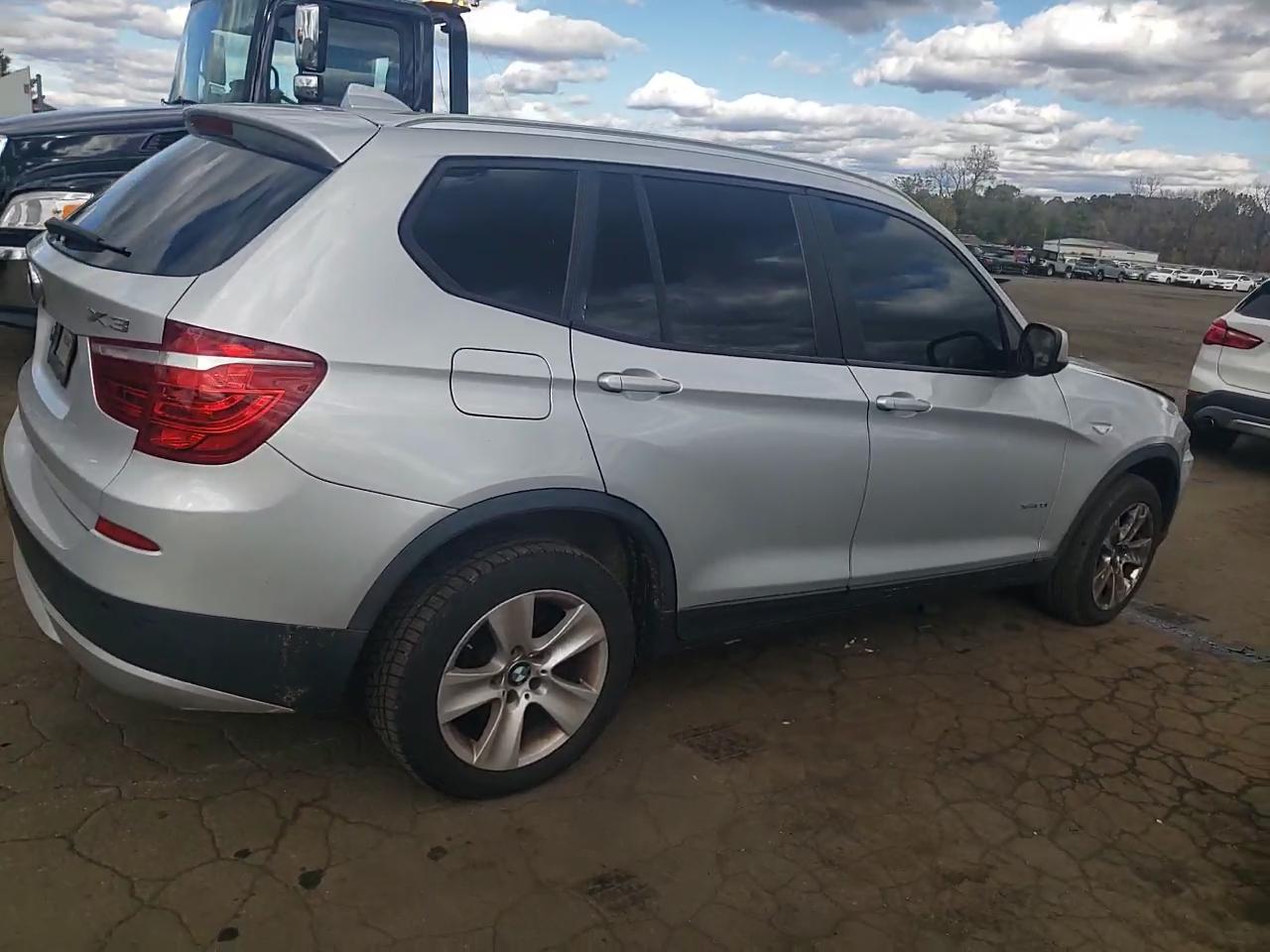 Фото: 5UXWX5C59BL708631