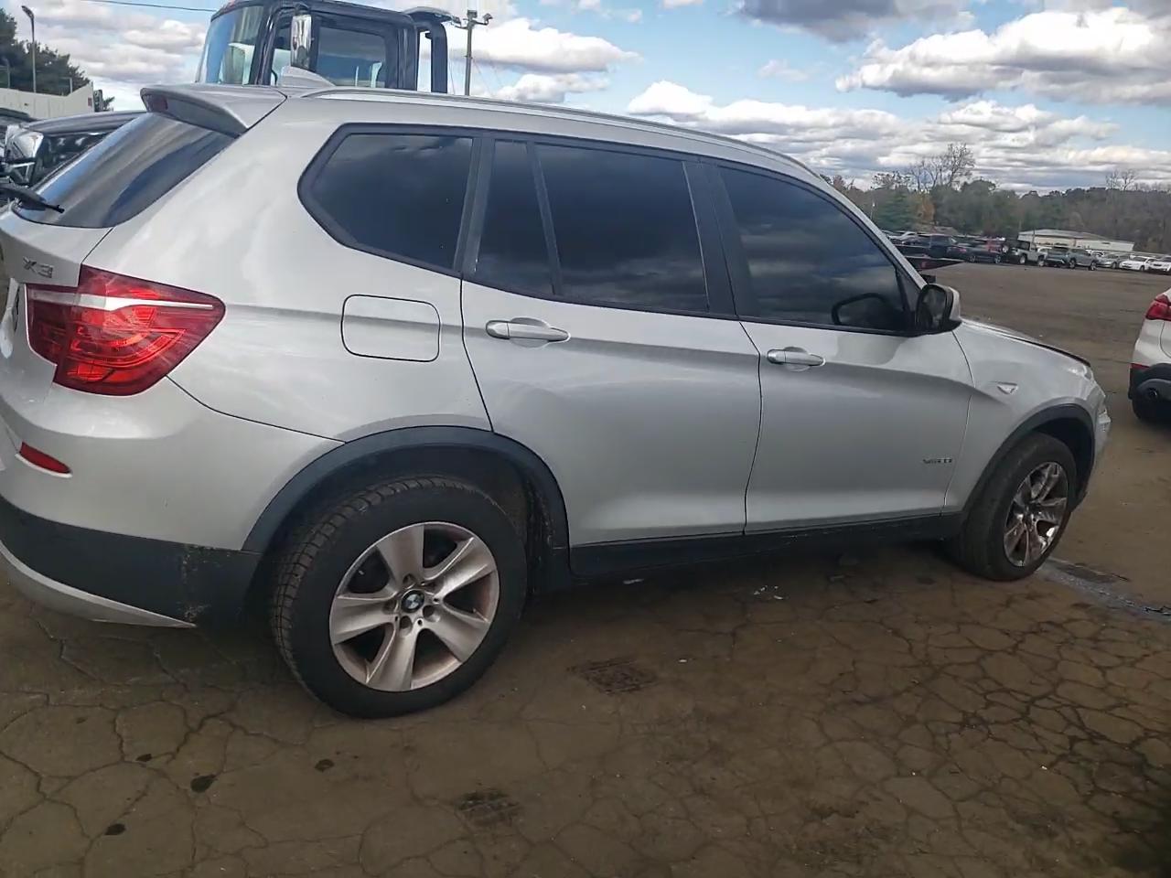 Фото: 5UXWX5C59BL708631