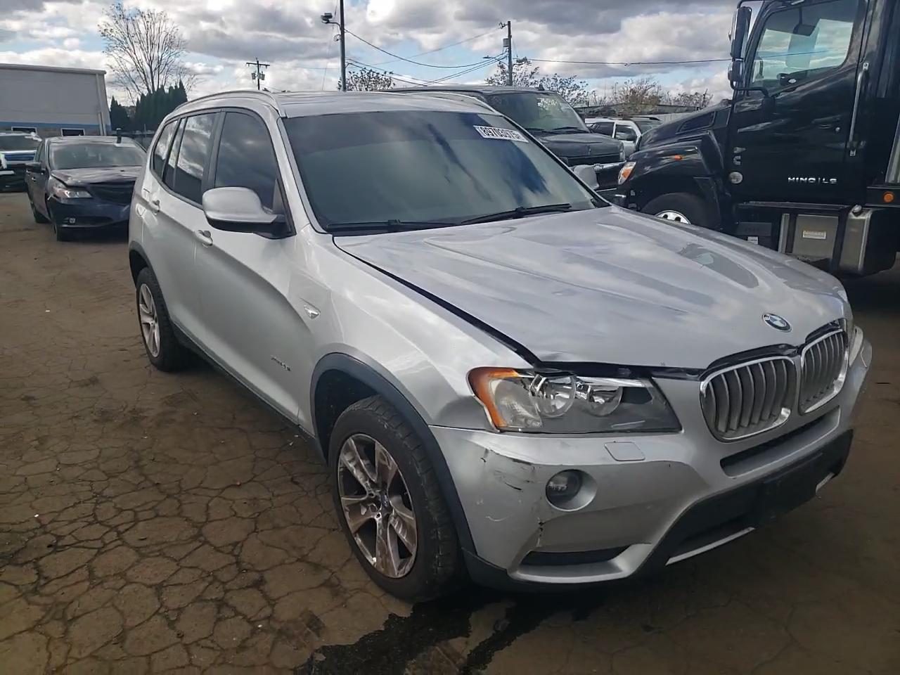 Фото: 5UXWX5C59BL708631