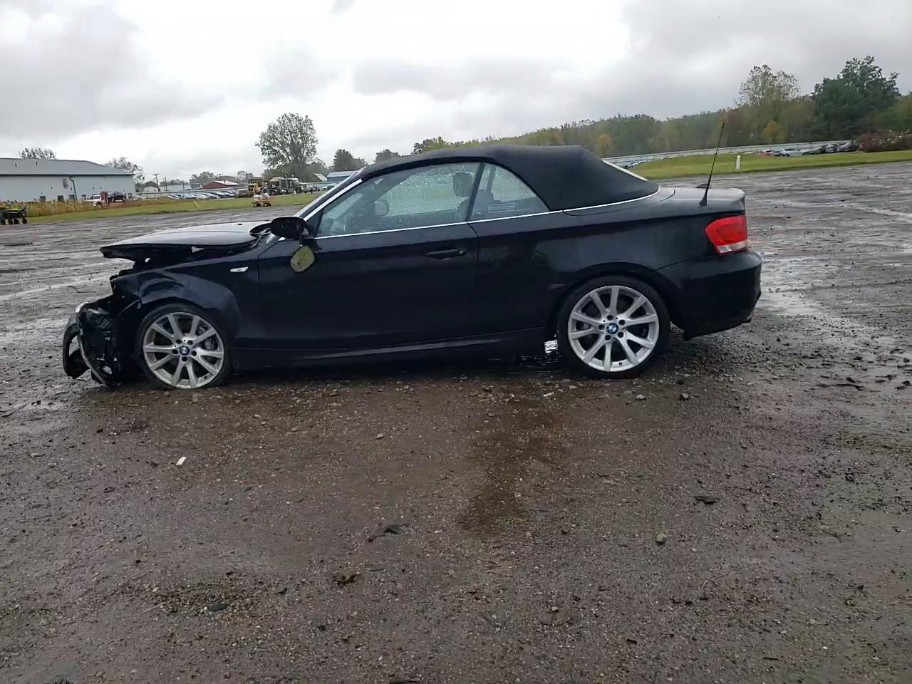 Фото: WBAUN7C58CVM26428