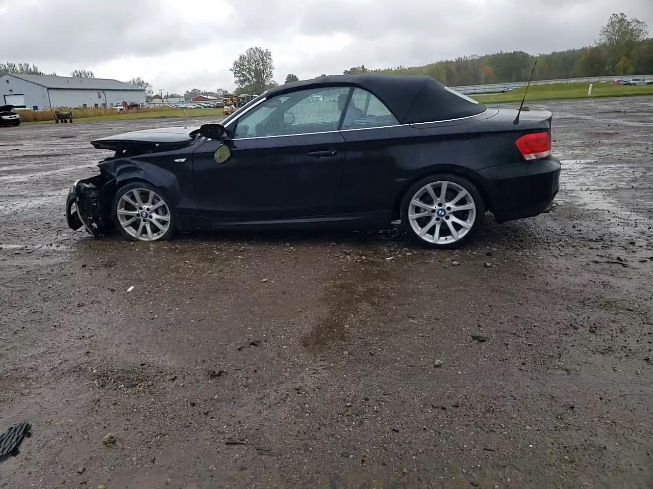 Фото: WBAUN7C58CVM26428