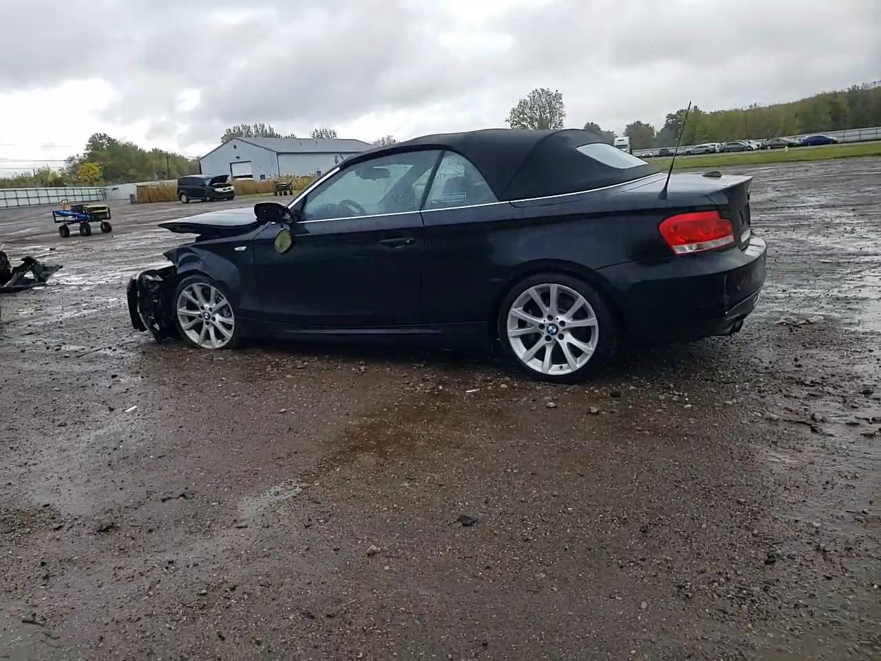 Фото: WBAUN7C58CVM26428