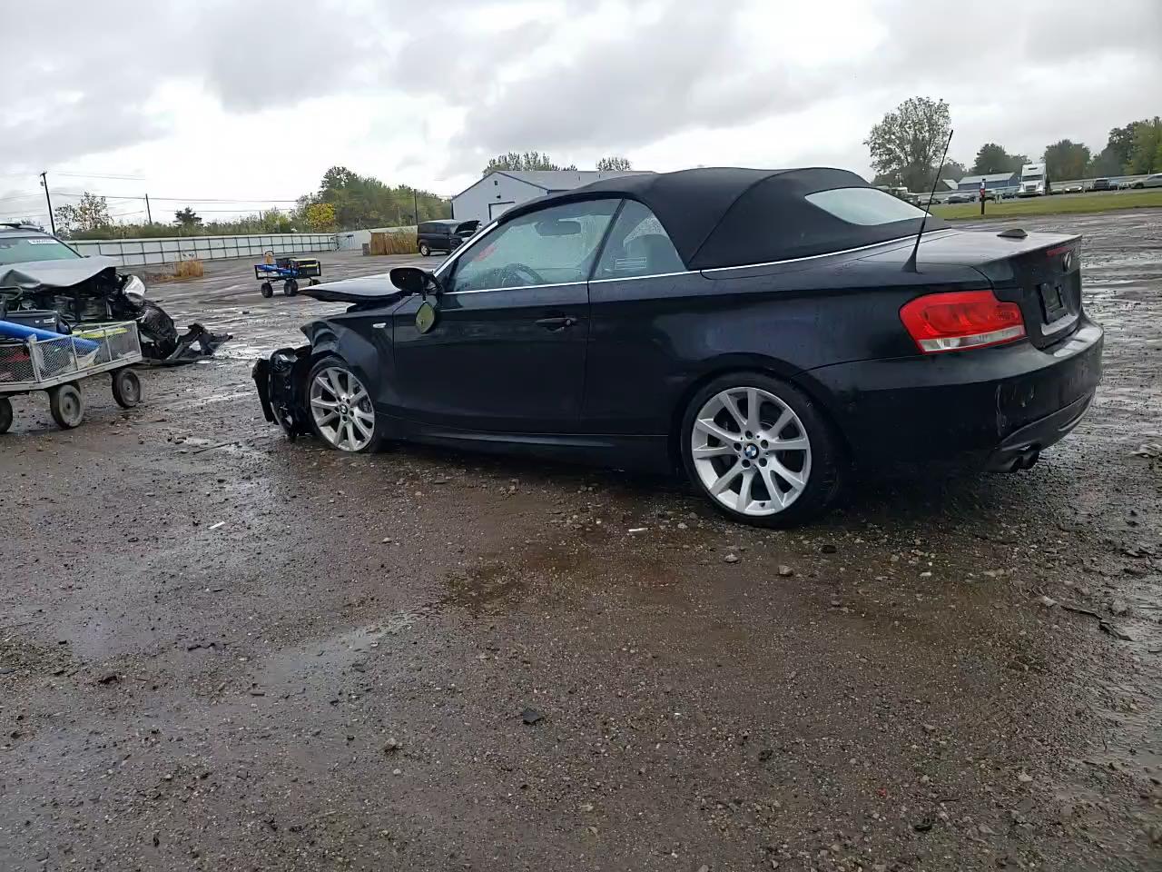 Фото: WBAUN7C58CVM26428