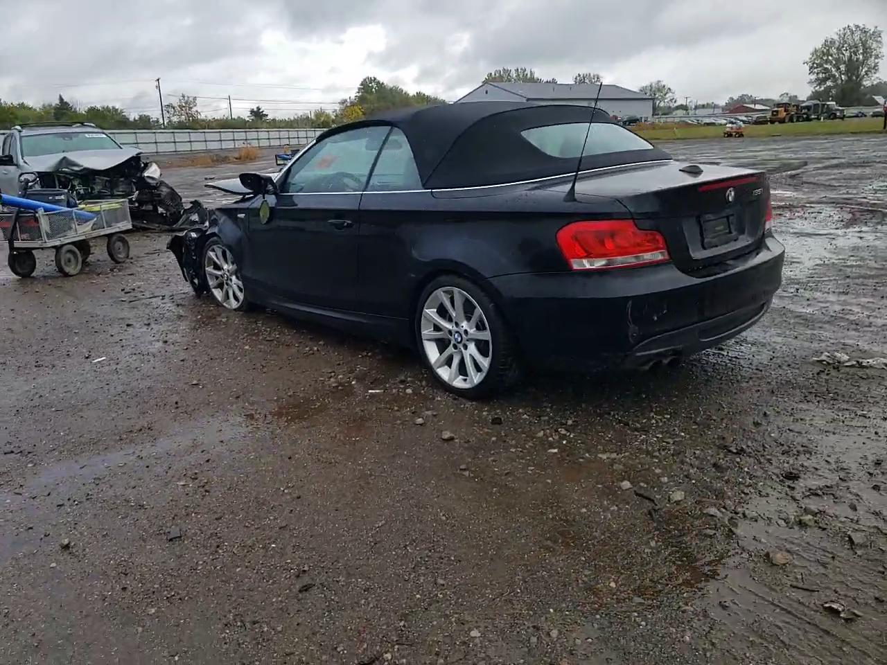 Фото: WBAUN7C58CVM26428