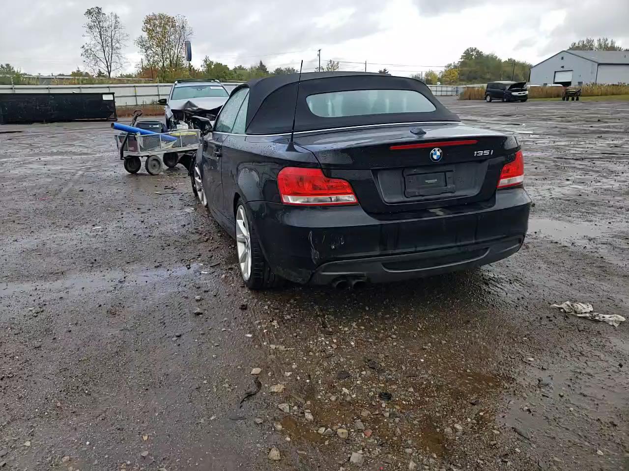 Фото: WBAUN7C58CVM26428