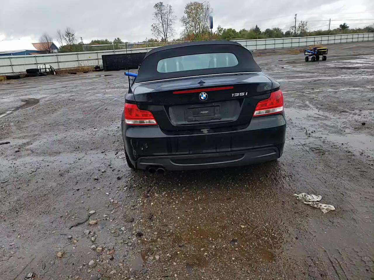 Фото: WBAUN7C58CVM26428