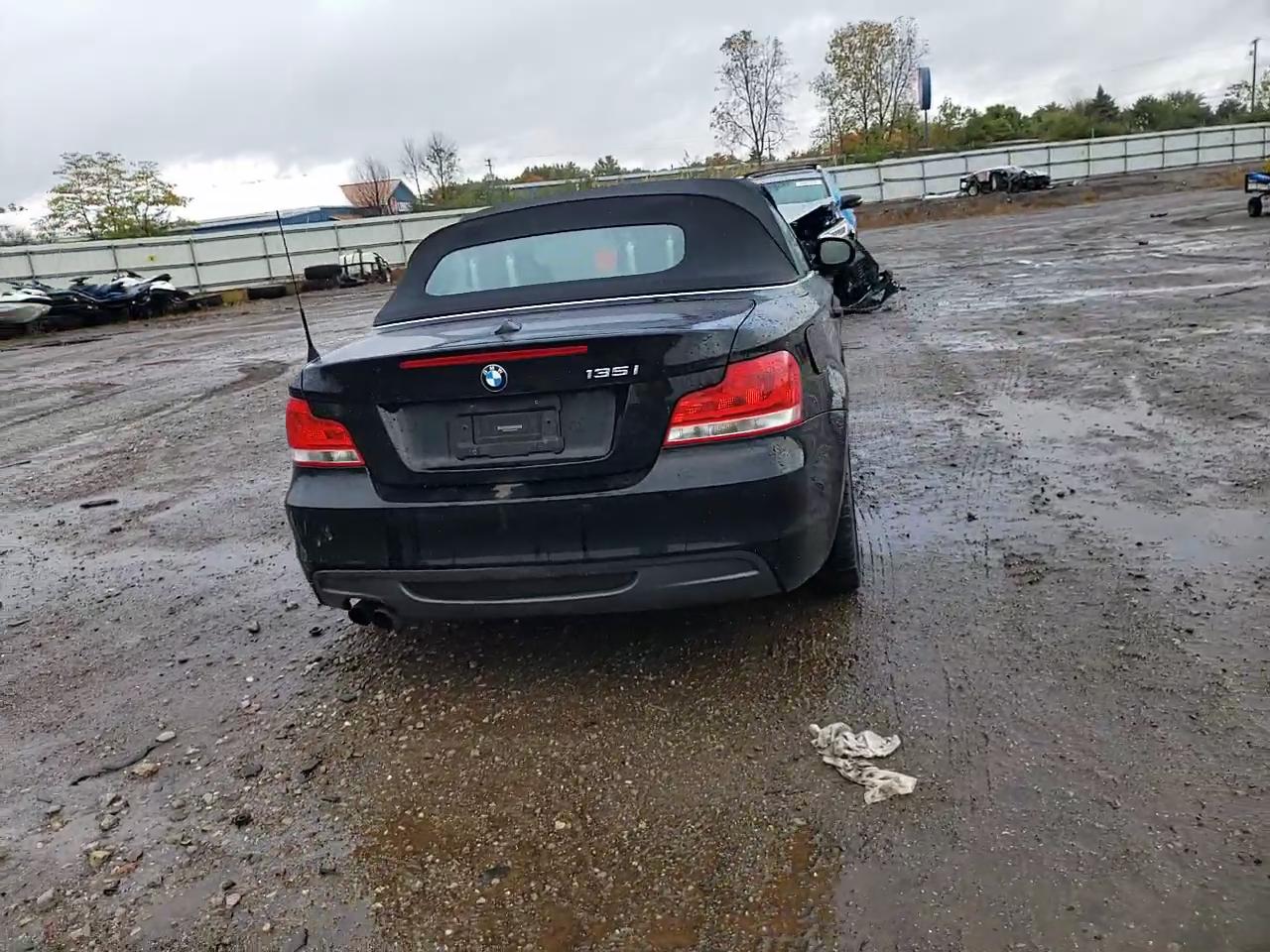 Фото: WBAUN7C58CVM26428