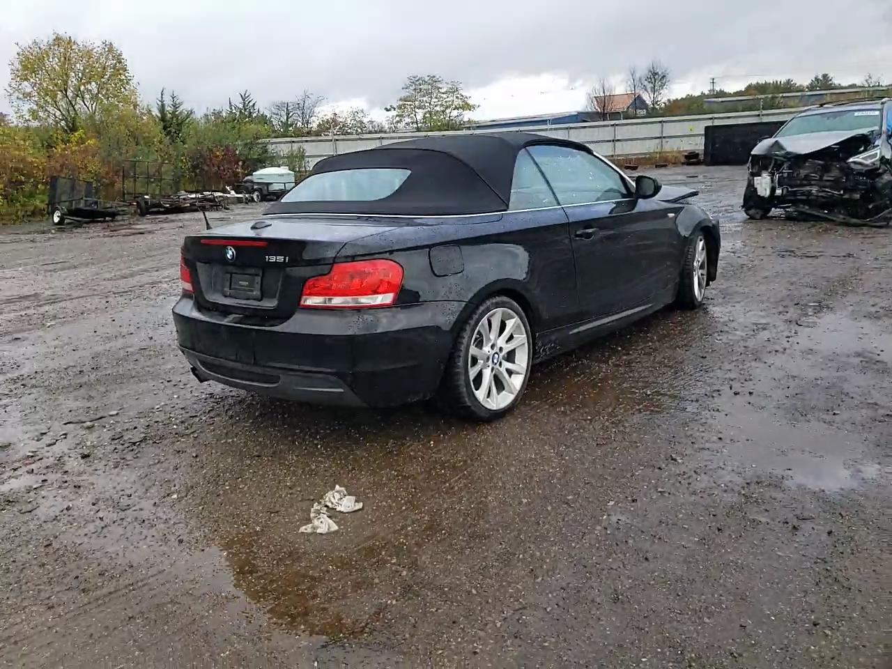 Фото: WBAUN7C58CVM26428