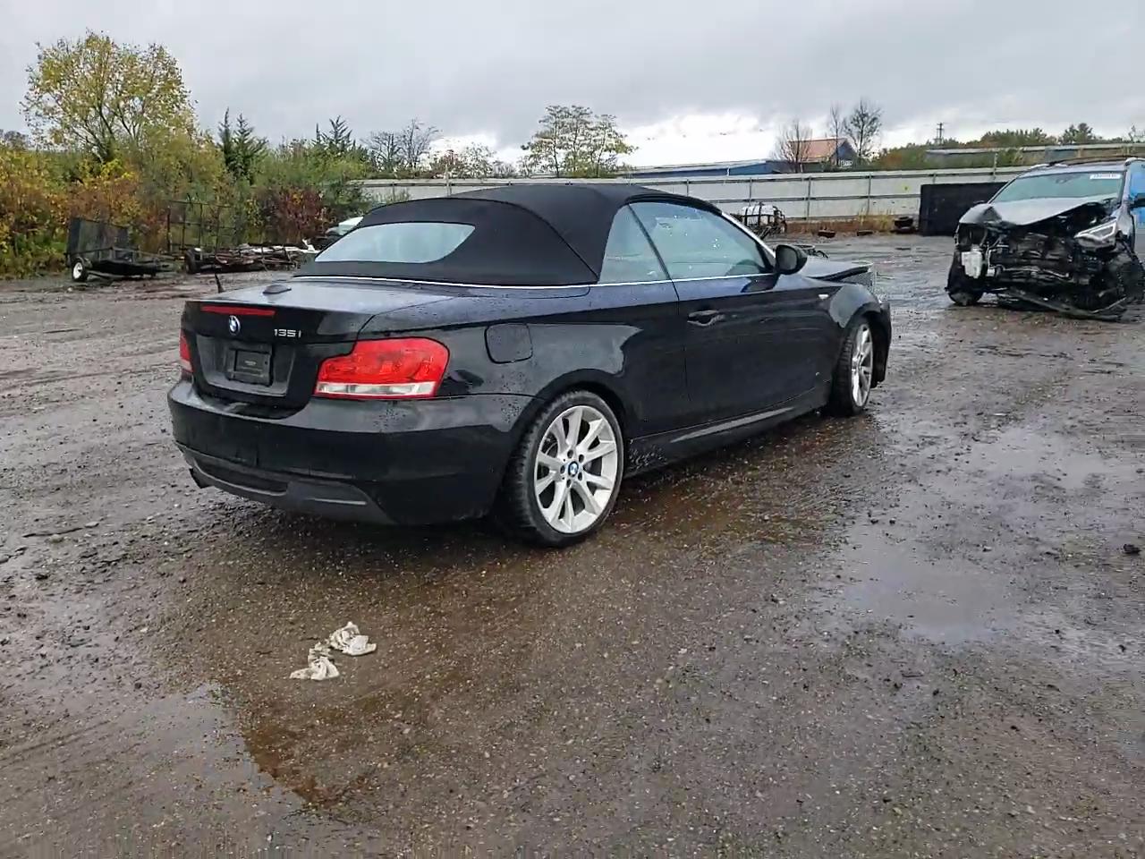 Фото: WBAUN7C58CVM26428