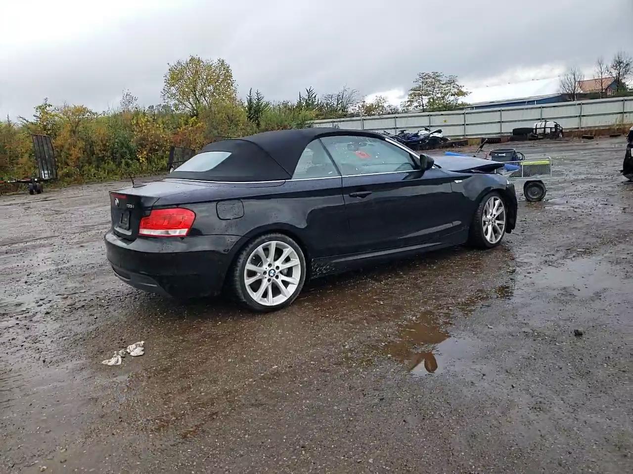 Фото: WBAUN7C58CVM26428