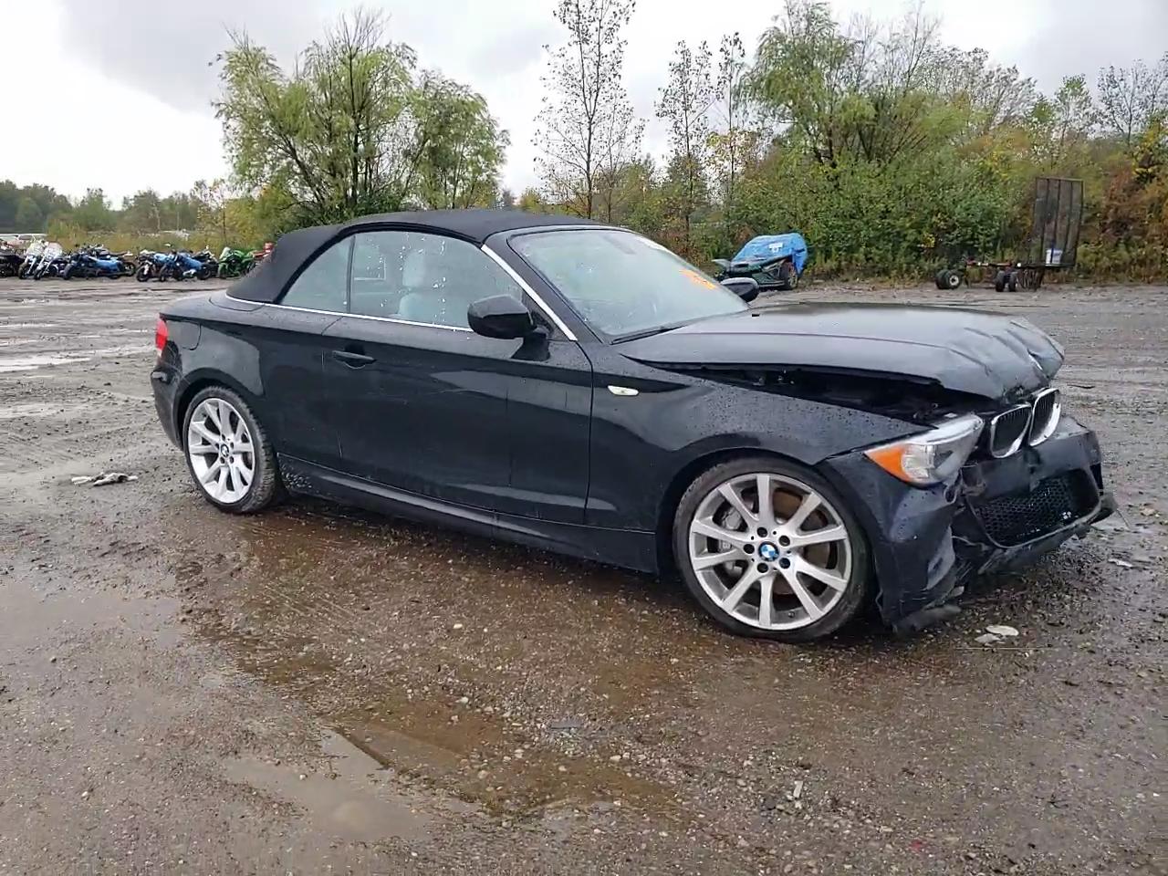 Фото: WBAUN7C58CVM26428