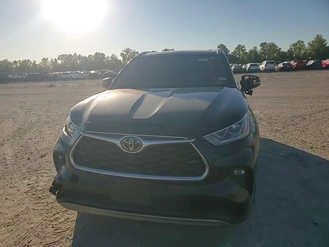 Фото: 5TDFZRAH6NS128174