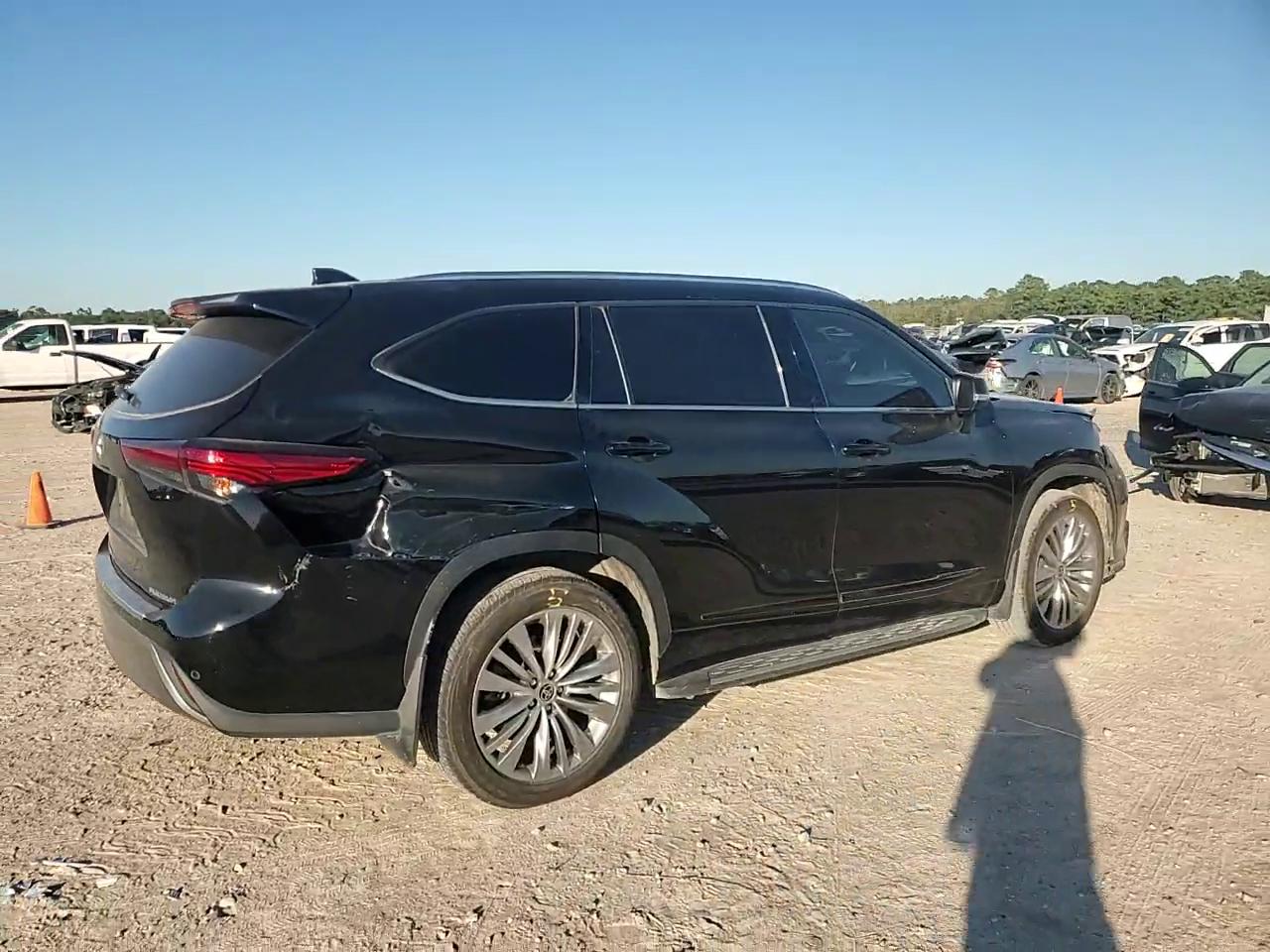 Фото: 5TDFZRAH6NS128174