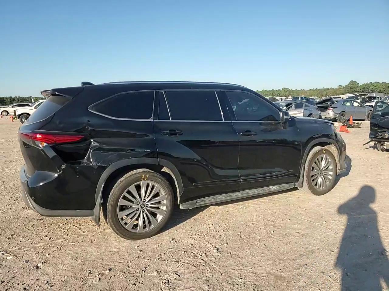 Фото: 5TDFZRAH6NS128174