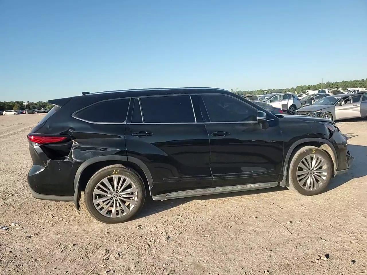 Фото: 5TDFZRAH6NS128174