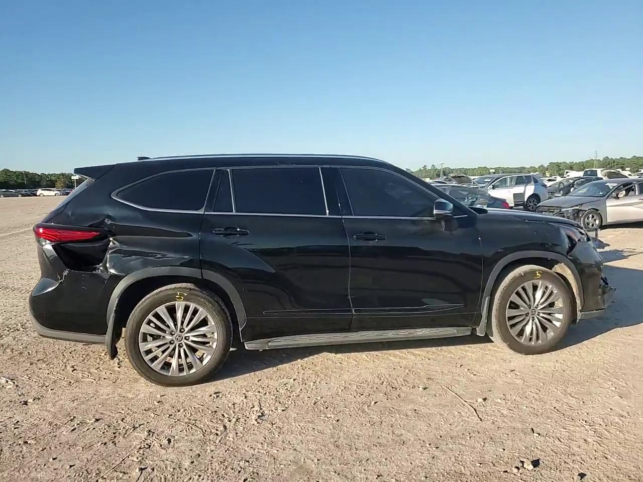 Фото: 5TDFZRAH6NS128174