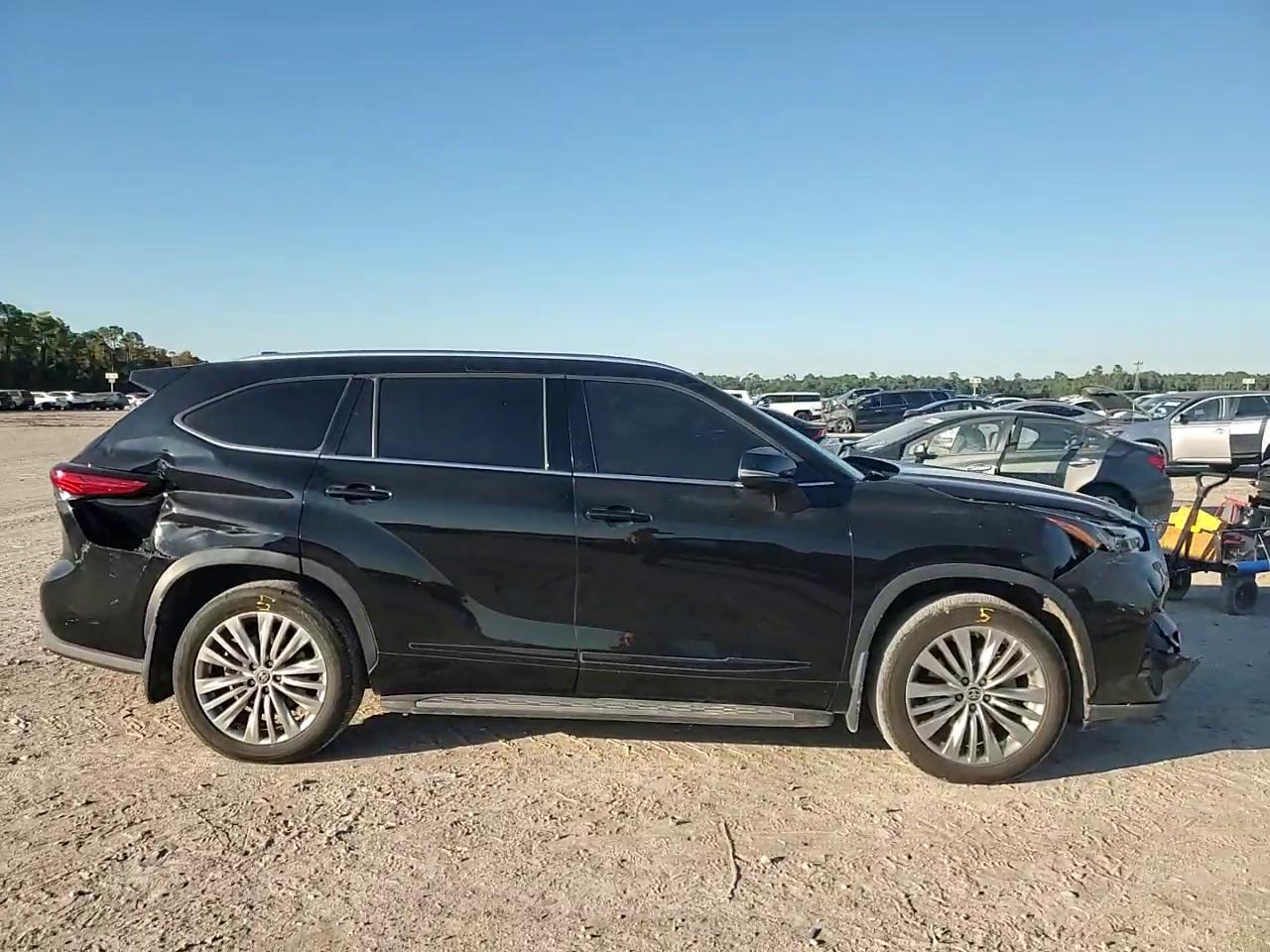 Фото: 5TDFZRAH6NS128174