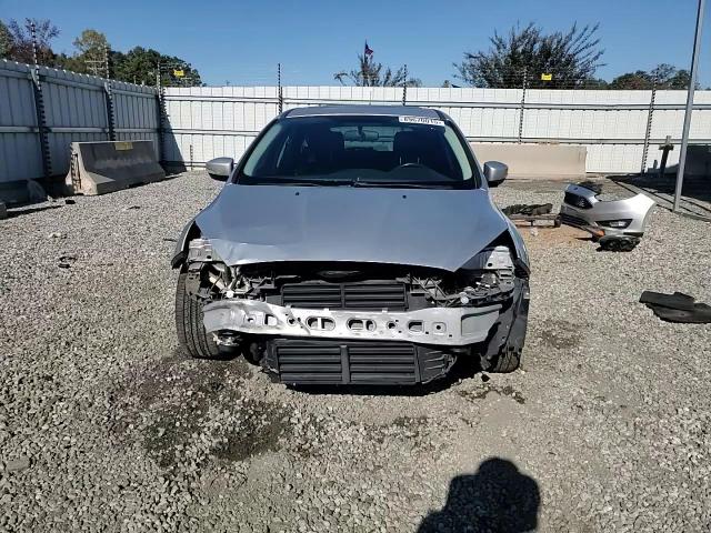 2023 Ford Focus Se VIN: 1FADP3K23GL307688 Lot: 89670015