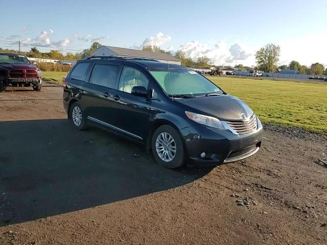 2012 Toyota Sienna Xle VIN: 5TDYK3DC5CS245235 Lot: 82349425