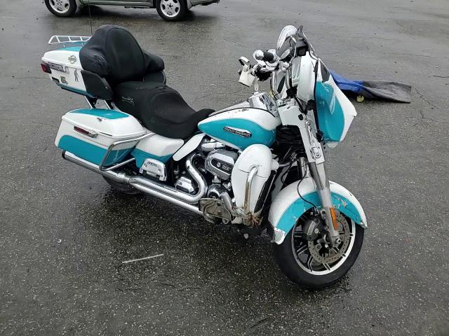 2017 Harley-Davidson Flhtcu Ultra Classic Electra Glide VIN: 1HD1FCC16HB656372 Lot: 90503155