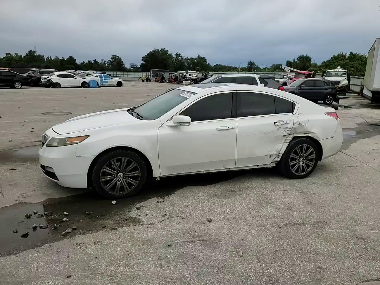 Фото: 19UUA8F36EA003924