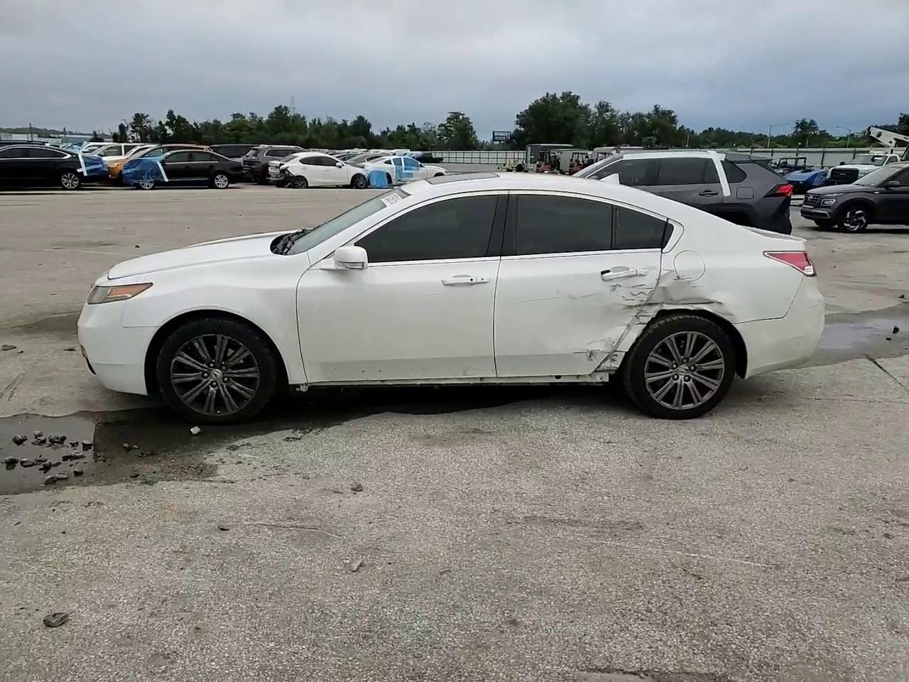 Фото: 19UUA8F36EA003924