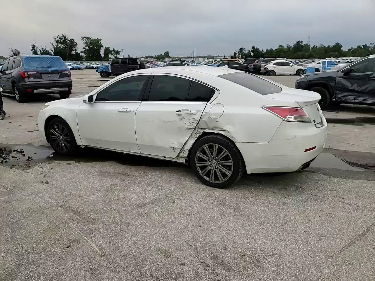 Фото: 19UUA8F36EA003924