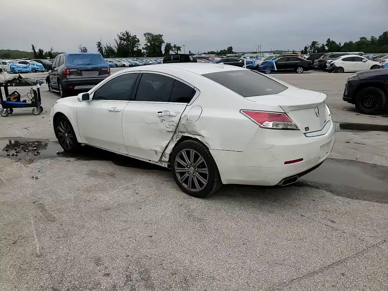 Фото: 19UUA8F36EA003924