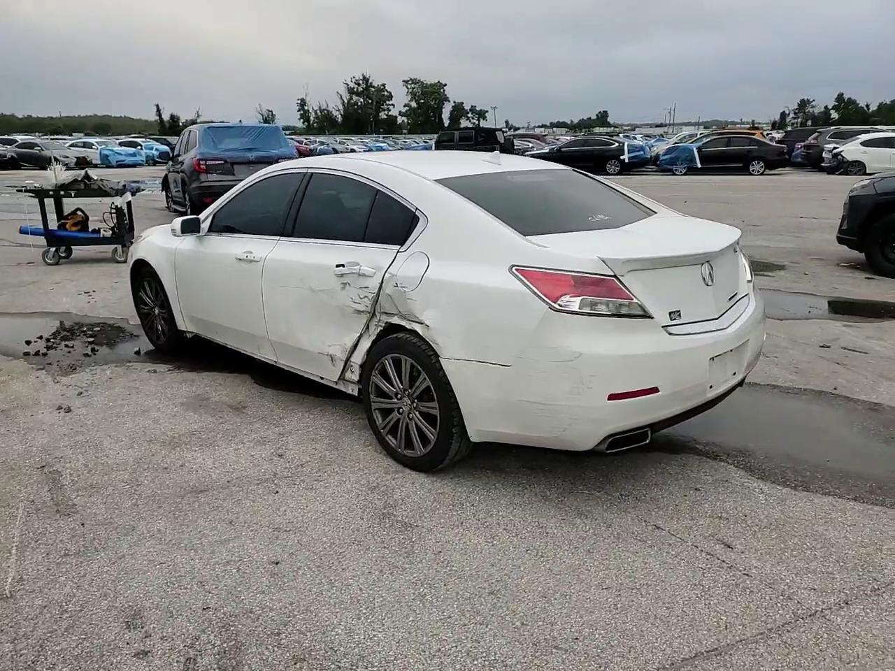 Фото: 19UUA8F36EA003924