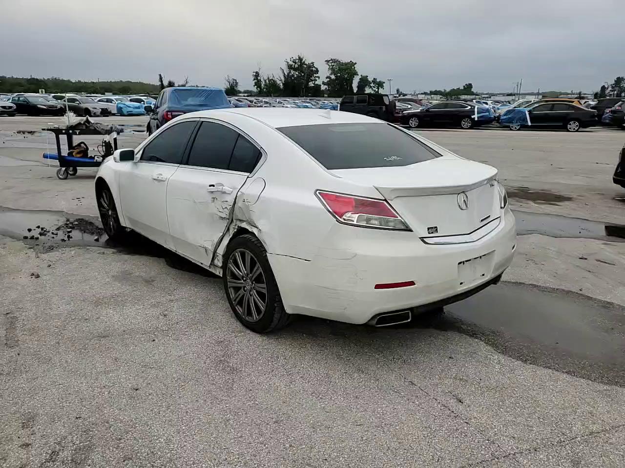 Фото: 19UUA8F36EA003924