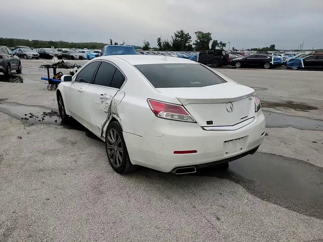 Фото: 19UUA8F36EA003924