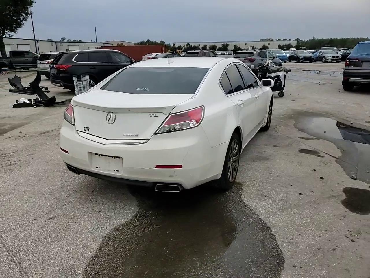 Фото: 19UUA8F36EA003924