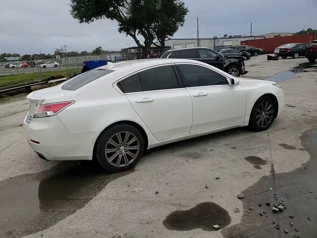 Фото: 19UUA8F36EA003924