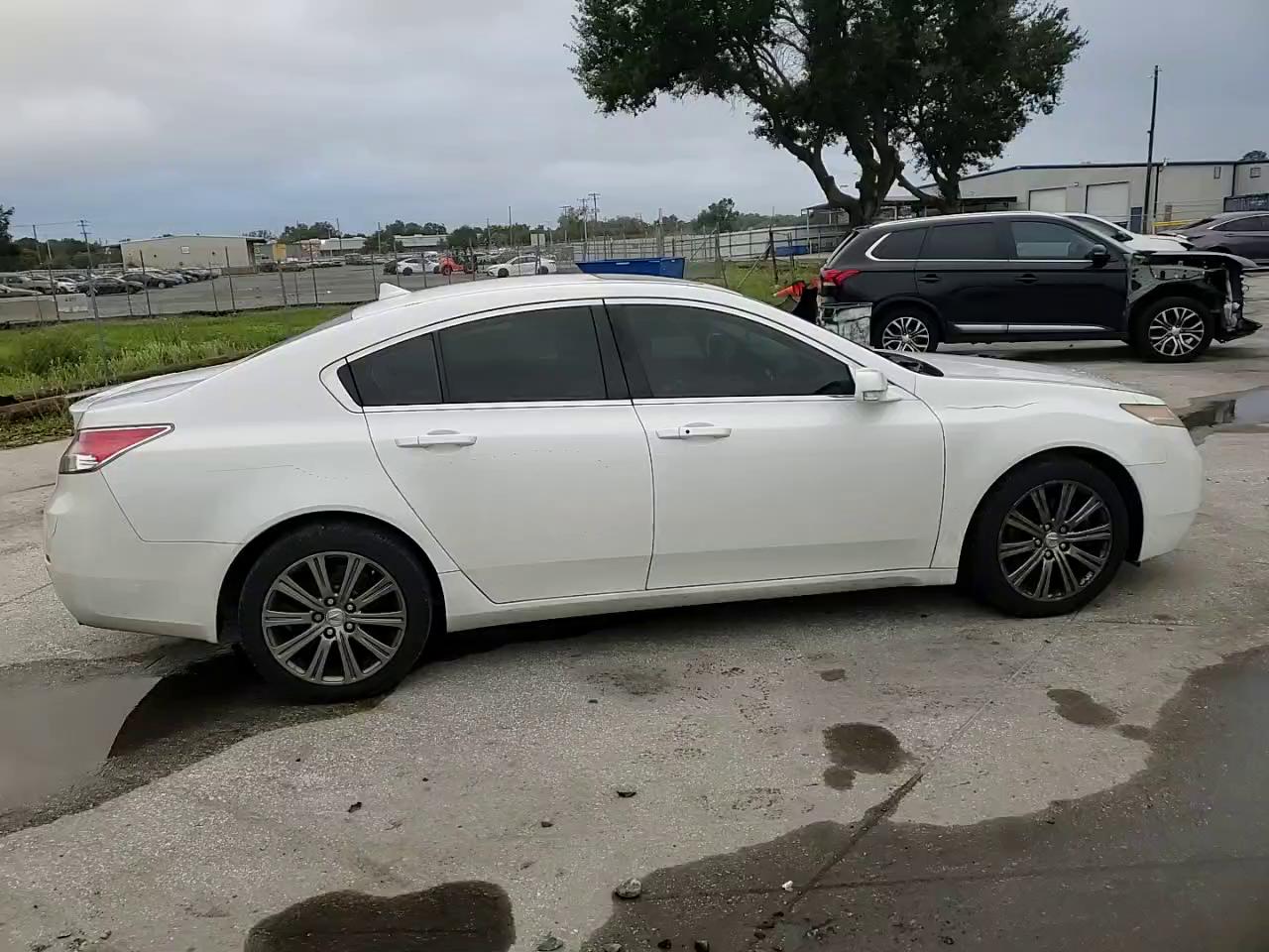 Фото: 19UUA8F36EA003924