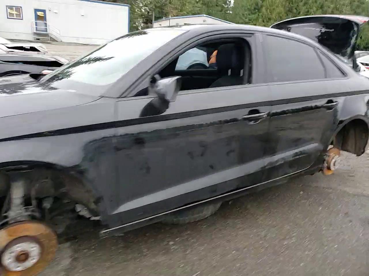 Фото: WAUACGFF9F1092421