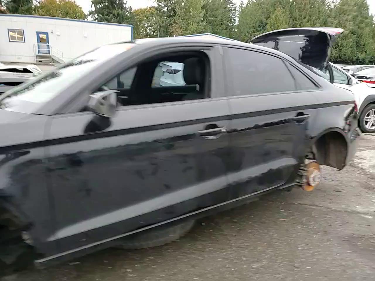 Фото: WAUACGFF9F1092421