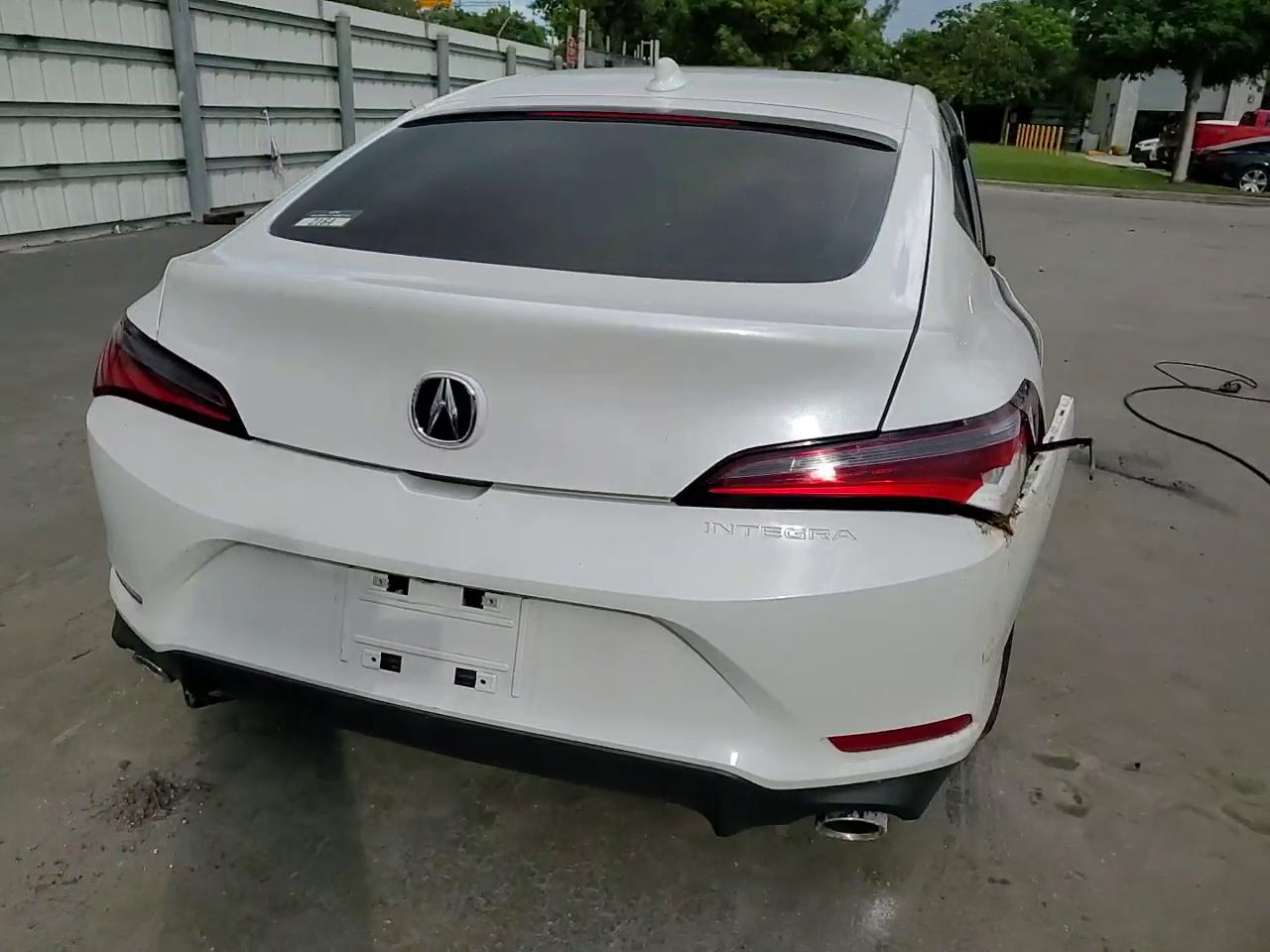 Фото: 19UDE4H2XRA019356