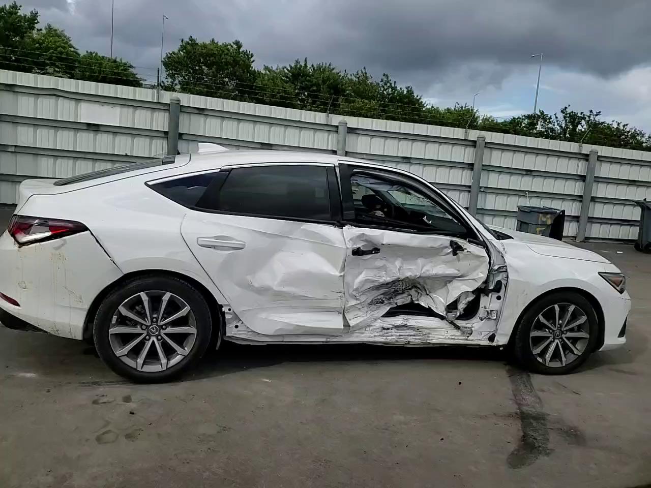 Фото: 19UDE4H2XRA019356