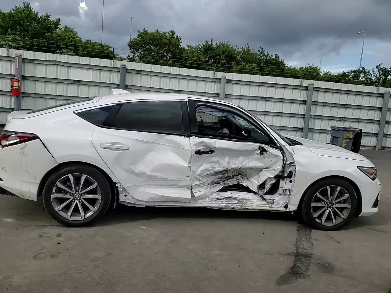 Фото: 19UDE4H2XRA019356