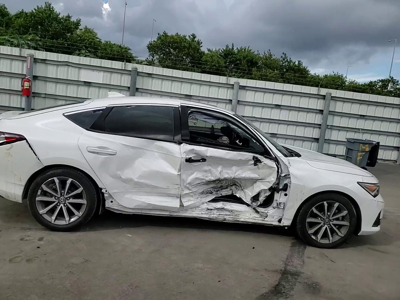 Фото: 19UDE4H2XRA019356