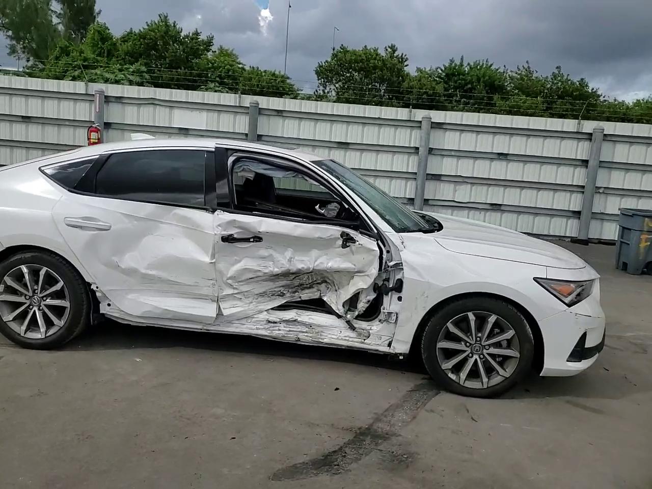 Фото: 19UDE4H2XRA019356