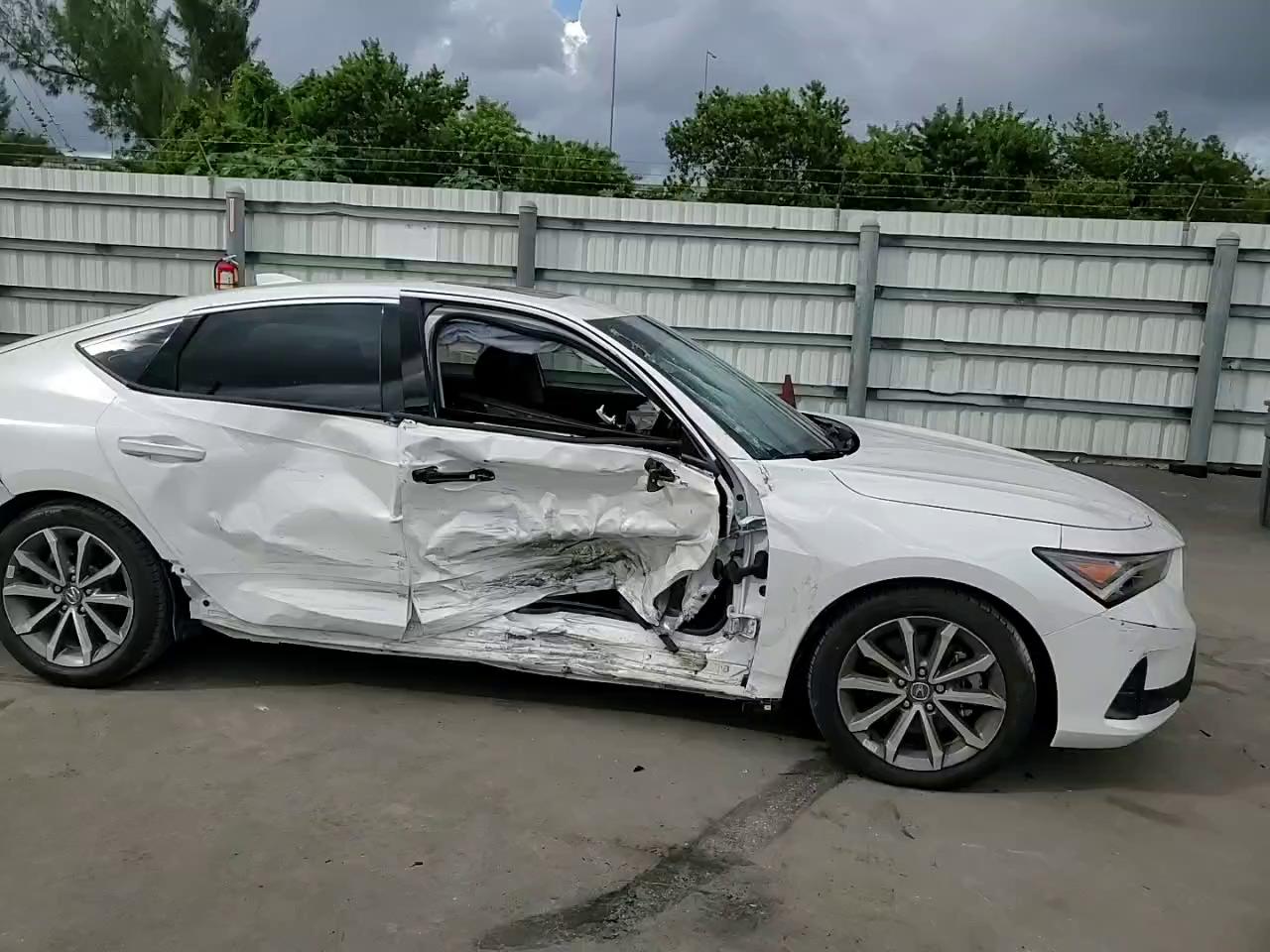 Фото: 19UDE4H2XRA019356