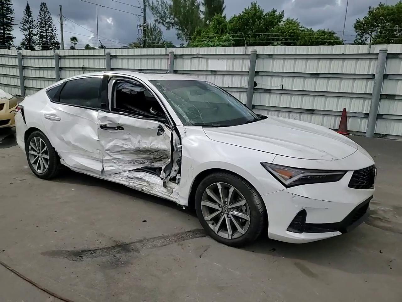 Фото: 19UDE4H2XRA019356