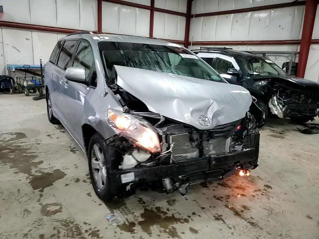 2012 Toyota Sienna Le VIN: 5TDKK3DC7CS184881 Lot: 82403905