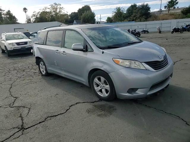 2012 Toyota Sienna Le VIN: 5TDKK3DC7CS208225 Lot: 81662785