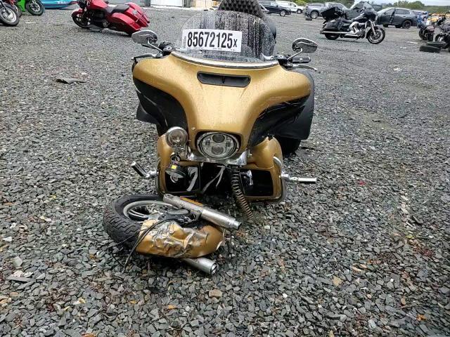 2017 Harley-Davidson Flhtcutg Tri Glide Ultra VIN: 1HD1MAD15HB856717 Lot: 85672125