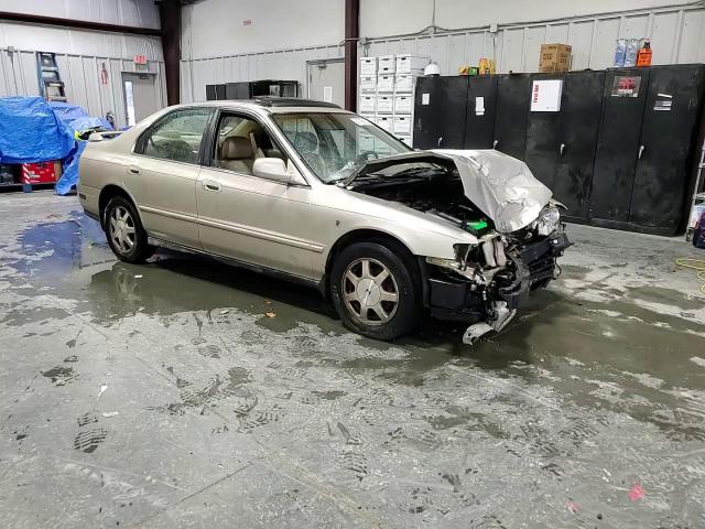 1995 Honda Accord Ex VIN: 1HGCD5666SA011397 Lot: 89796635